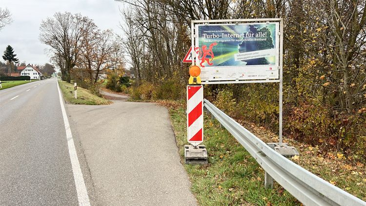Beschilderung über Baumassnahmen in Sattenbeuren